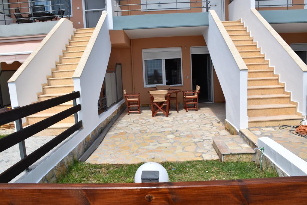 Aperanto House Paralia Loutsas Extérieur photo