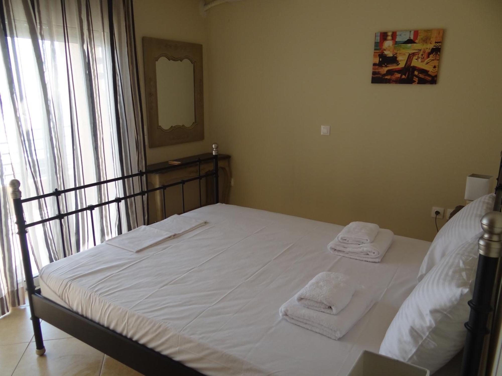 Aperanto House Paralia Loutsas Chambre photo