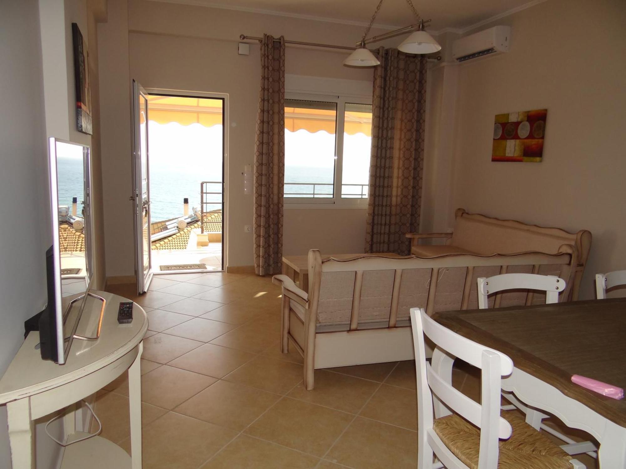 Aperanto House Paralia Loutsas Chambre photo