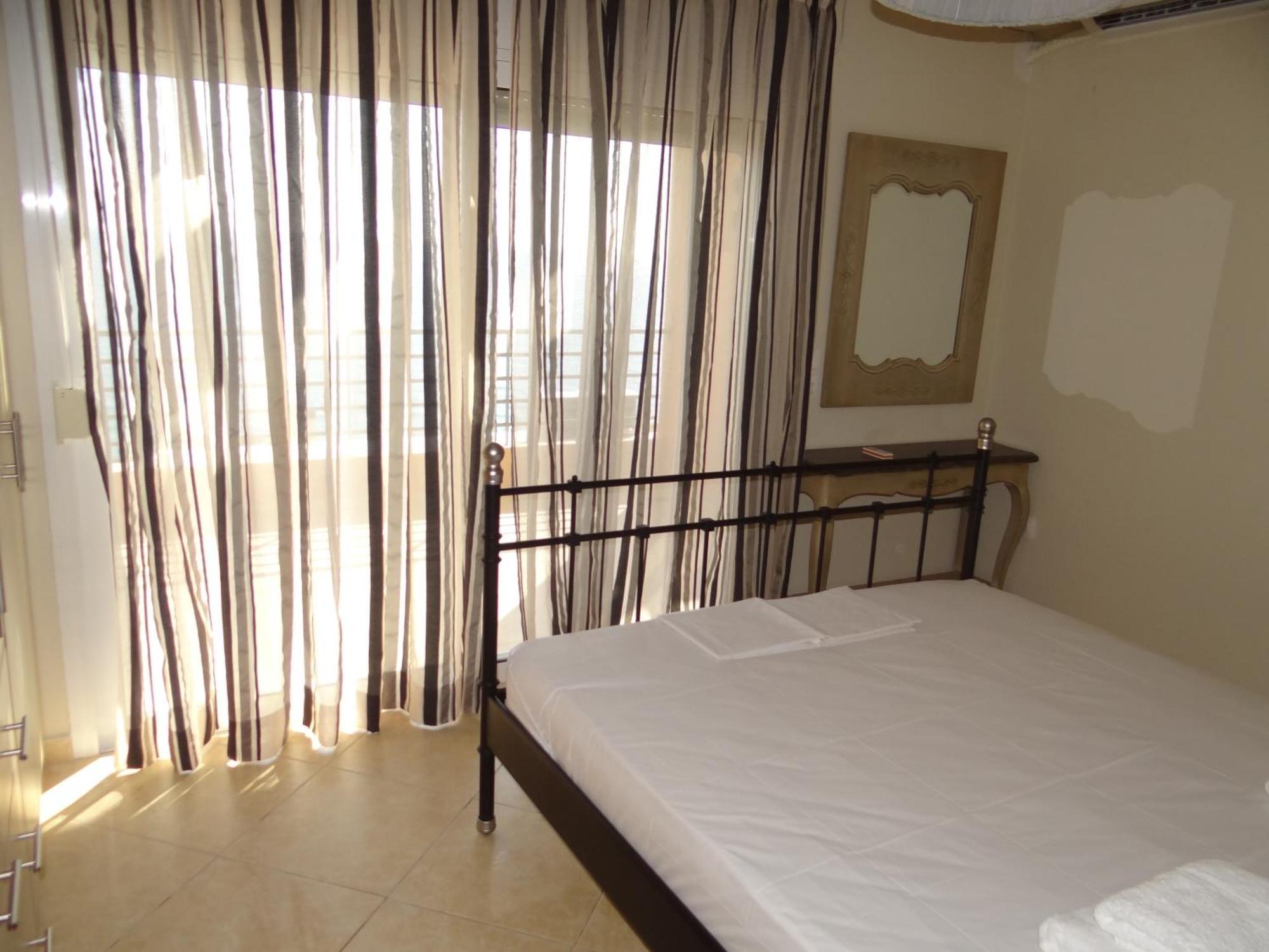Aperanto House Paralia Loutsas Chambre photo