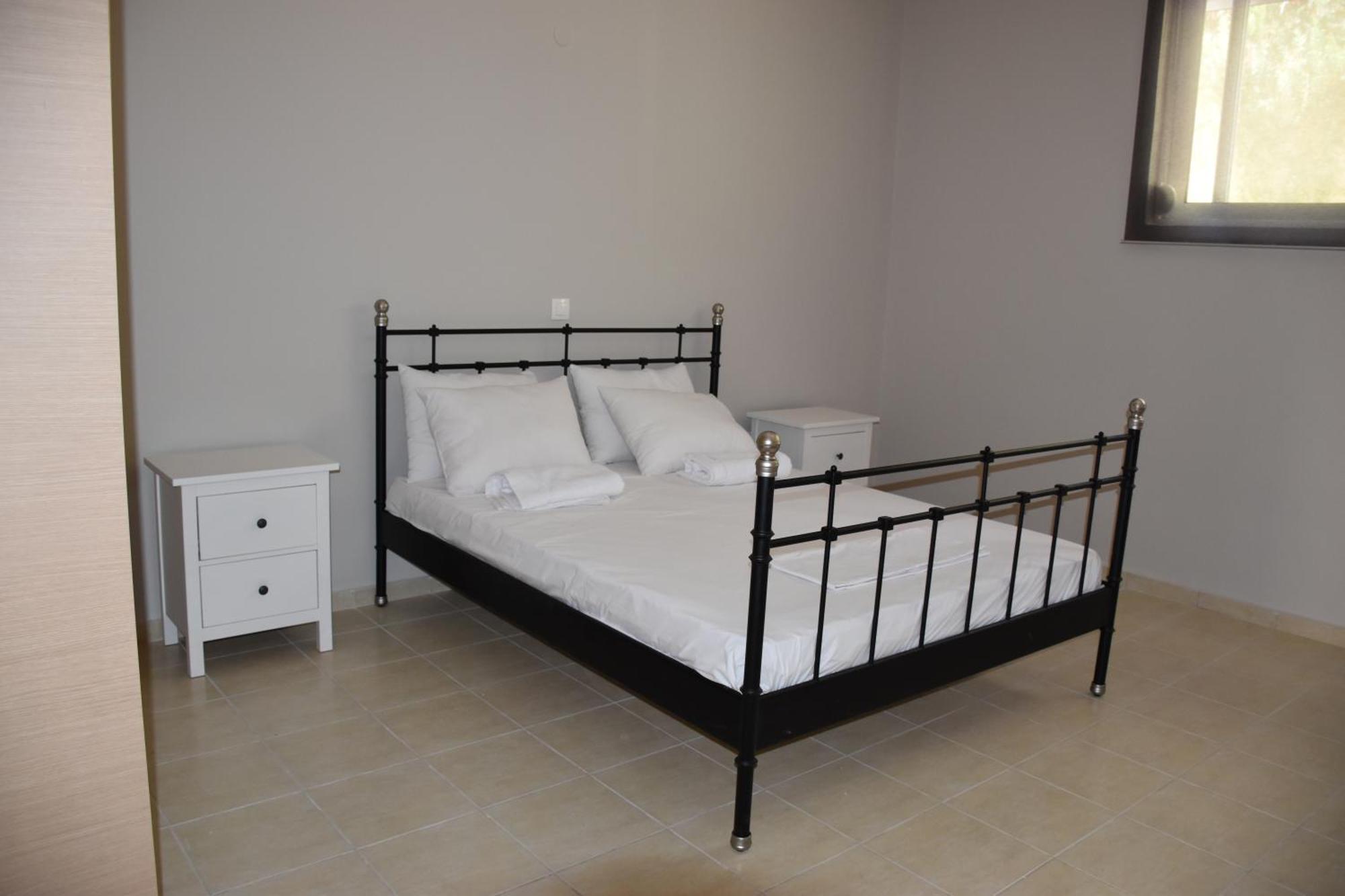Aperanto House Paralia Loutsas Chambre photo