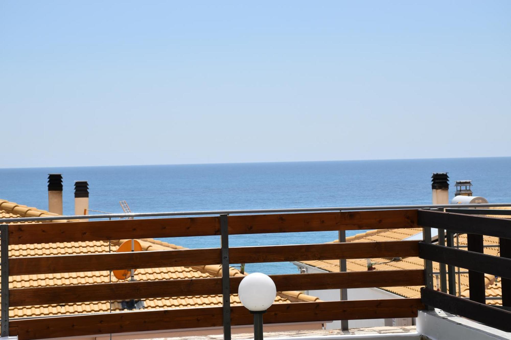 Aperanto House Paralia Loutsas Chambre photo