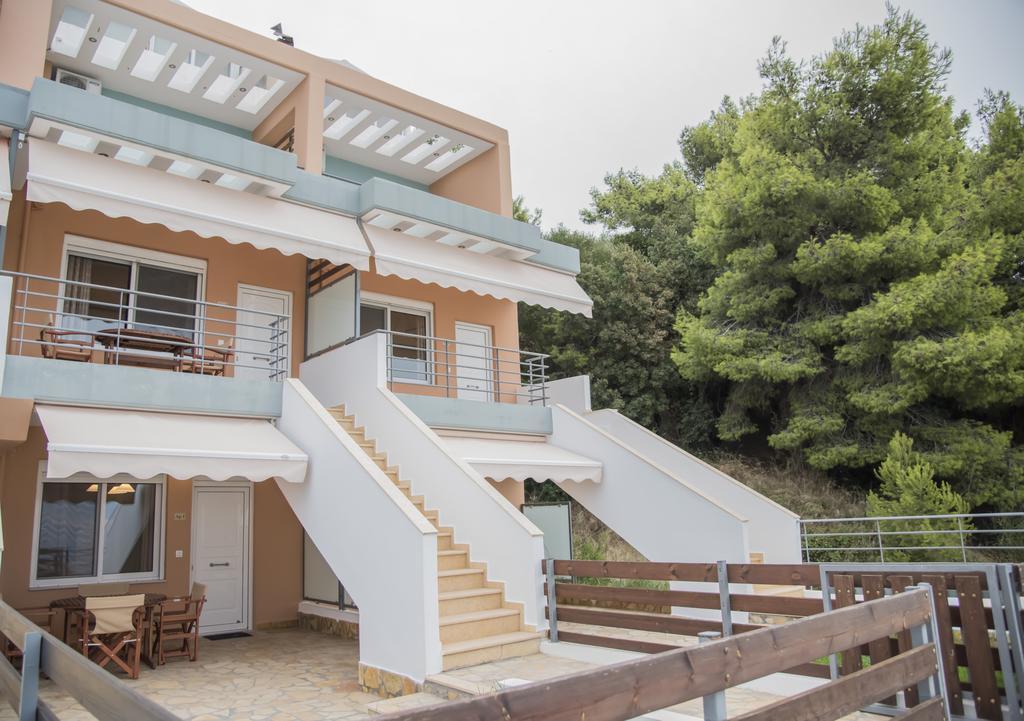 Aperanto House Paralia Loutsas Extérieur photo