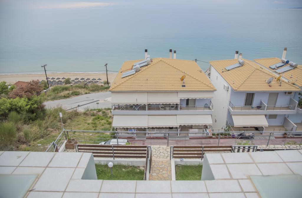 Aperanto House Paralia Loutsas Extérieur photo