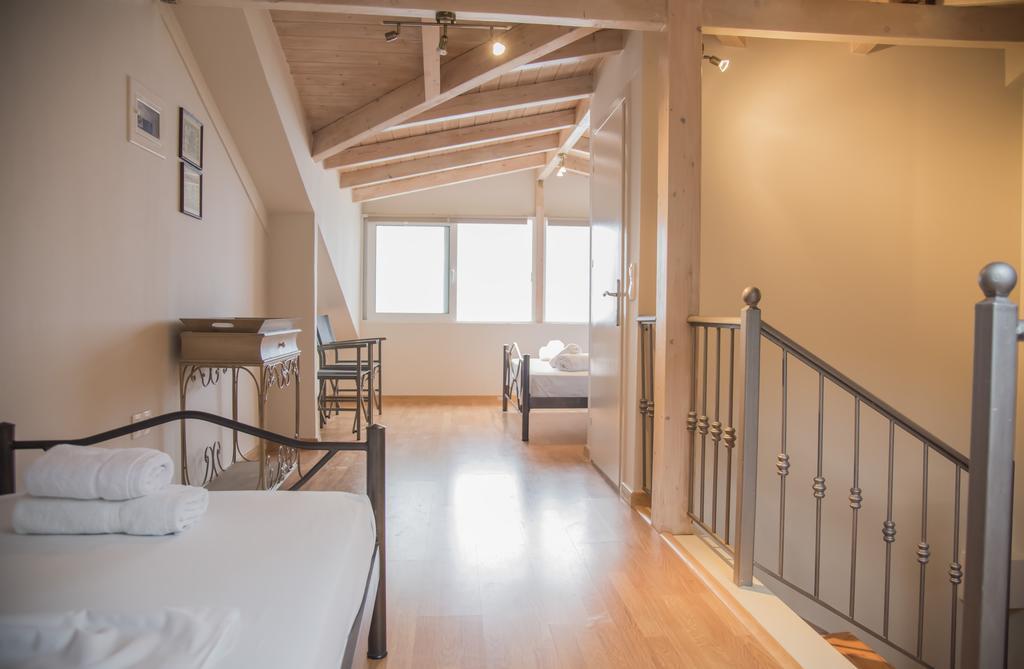 Aperanto House Paralia Loutsas Extérieur photo