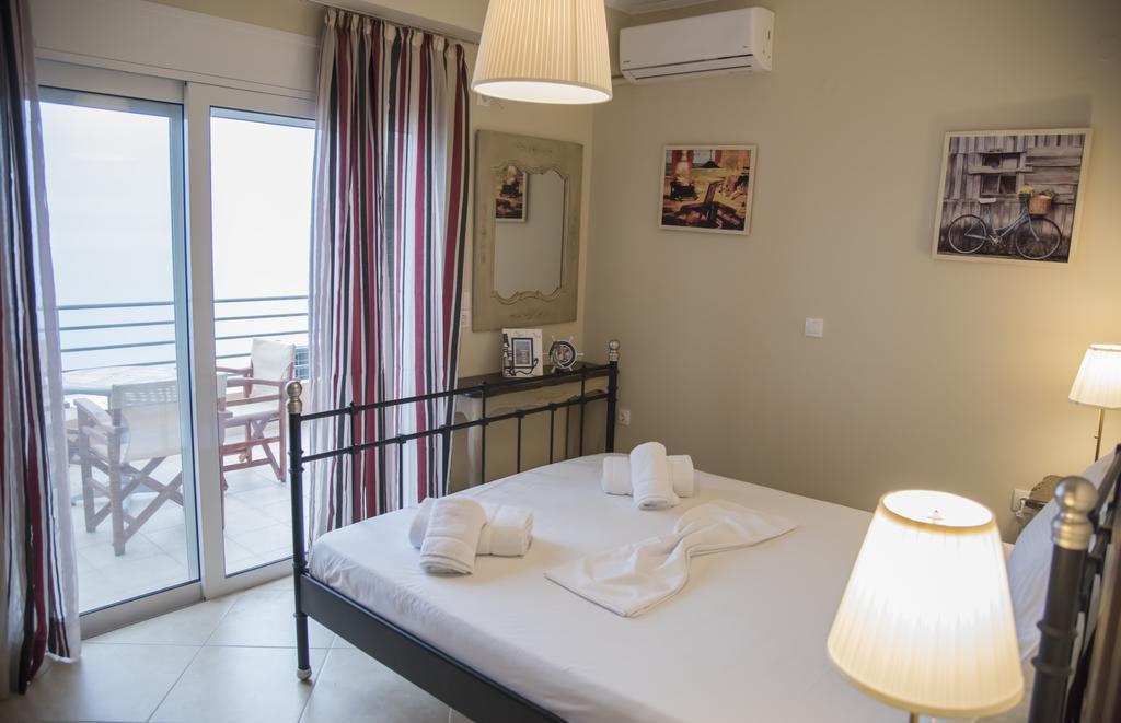 Aperanto House Paralia Loutsas Extérieur photo